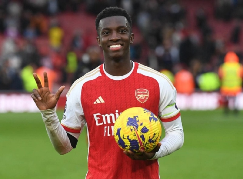 Người thừa của Arsenal trở thành hàng hot, được nhiều CLB lớn để ý.